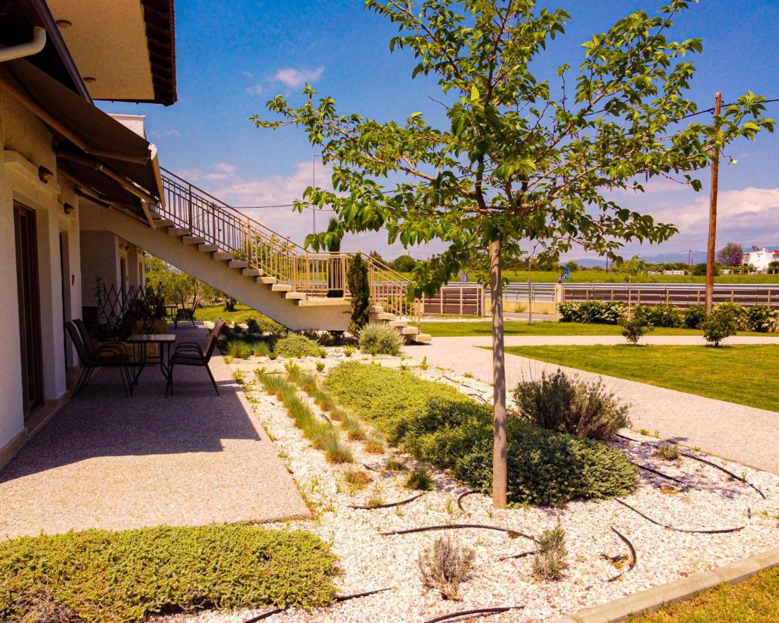 Varkes Suites 1 Nea Poteidaia Exterior photo